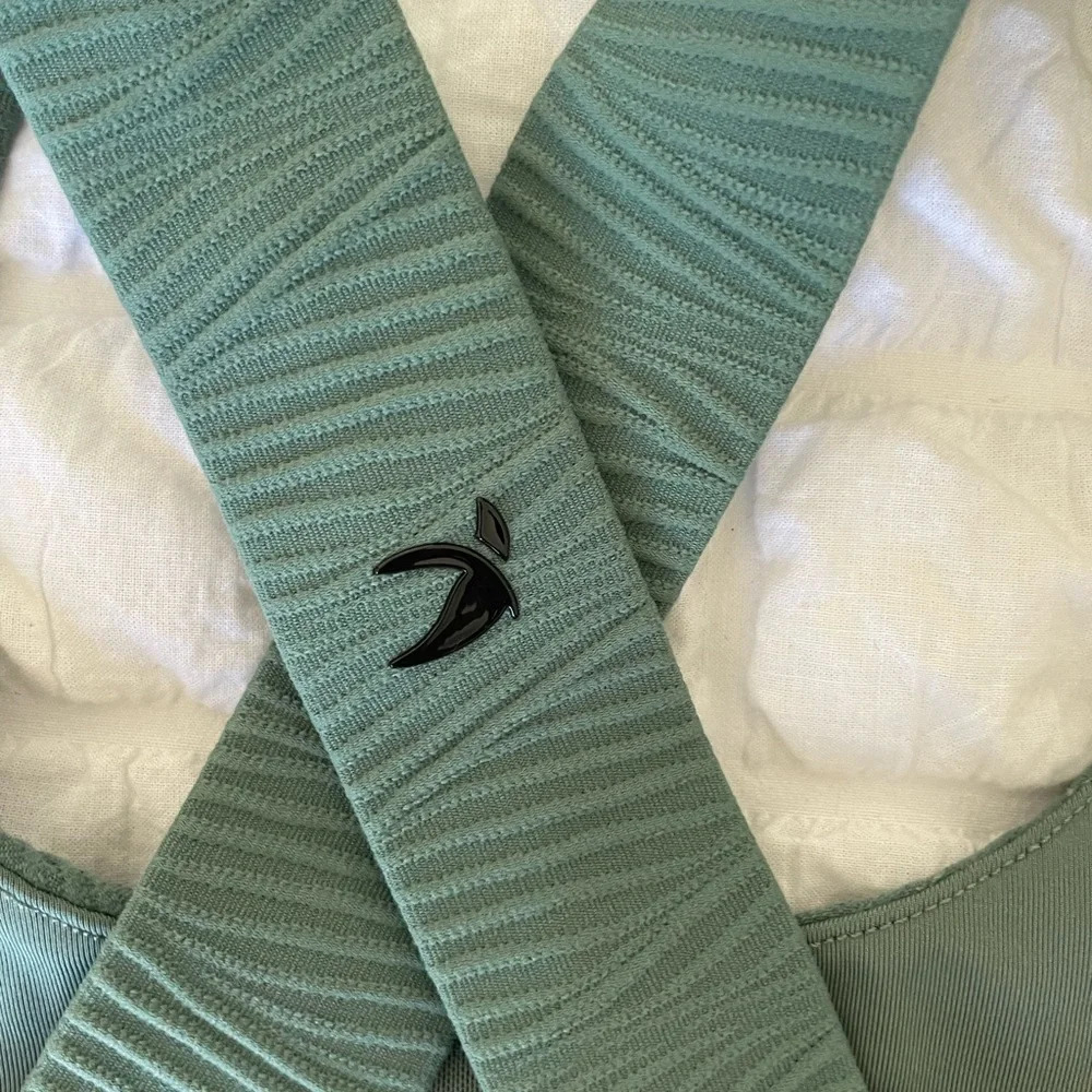 Glyder green sports bra - Picture 6 of 7